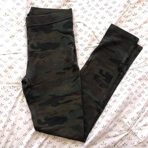 Sanctuary Camouflage Legging Pants Green Brown Small Soft Stretchy Excellent
